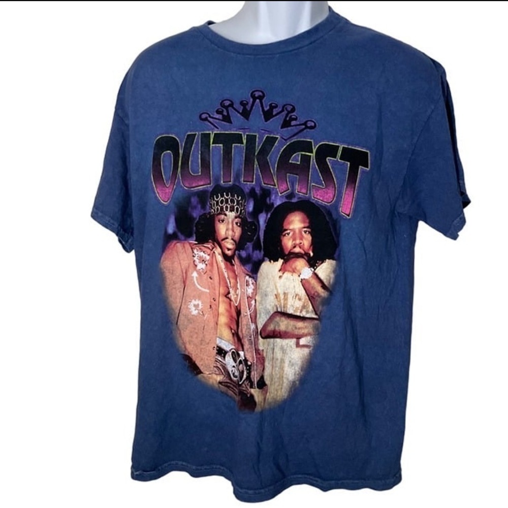 OutKast graphic tee, size large.
